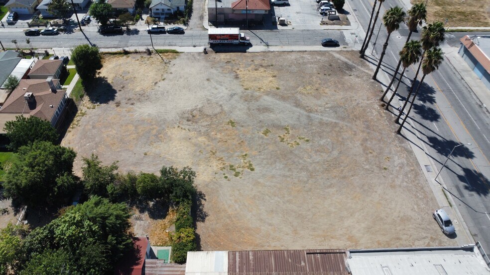 757 N Mount Vernon Ave, San Bernardino, CA à vendre - Photo de l’immeuble – Image 2 sur 4