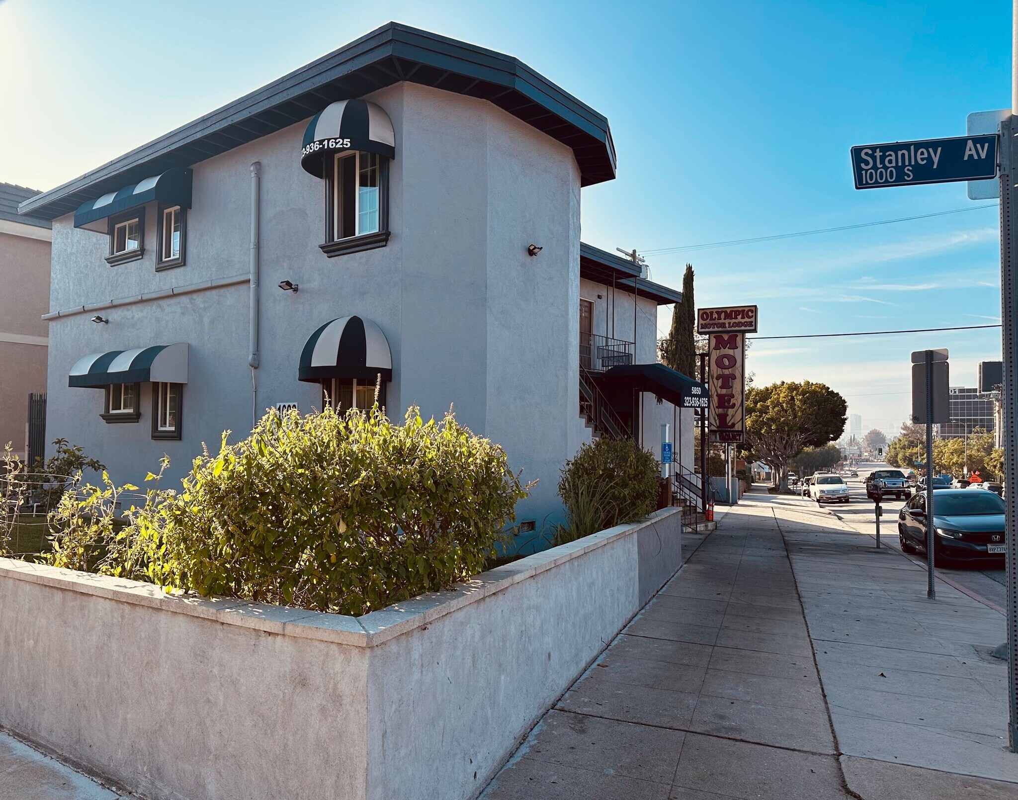 5850 W Olympic Blvd, Los Angeles, CA à vendre Photo principale– Image 1 sur 23