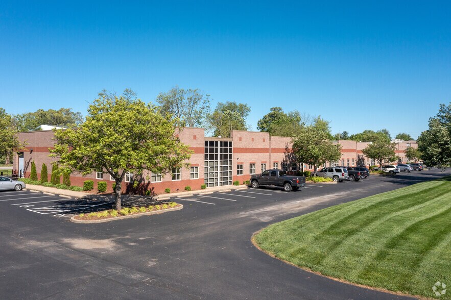 1534-1552 Ormsby Station Ct, Louisville, KY à louer - Photo principale – Image 1 sur 17
