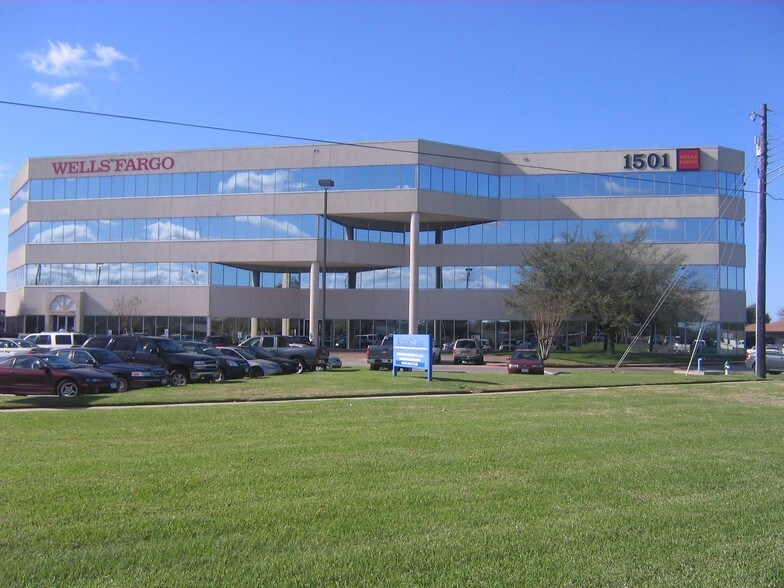1501 E Mockingbird Ln, Victoria, TX à louer - Photo de l’immeuble – Image 3 sur 23