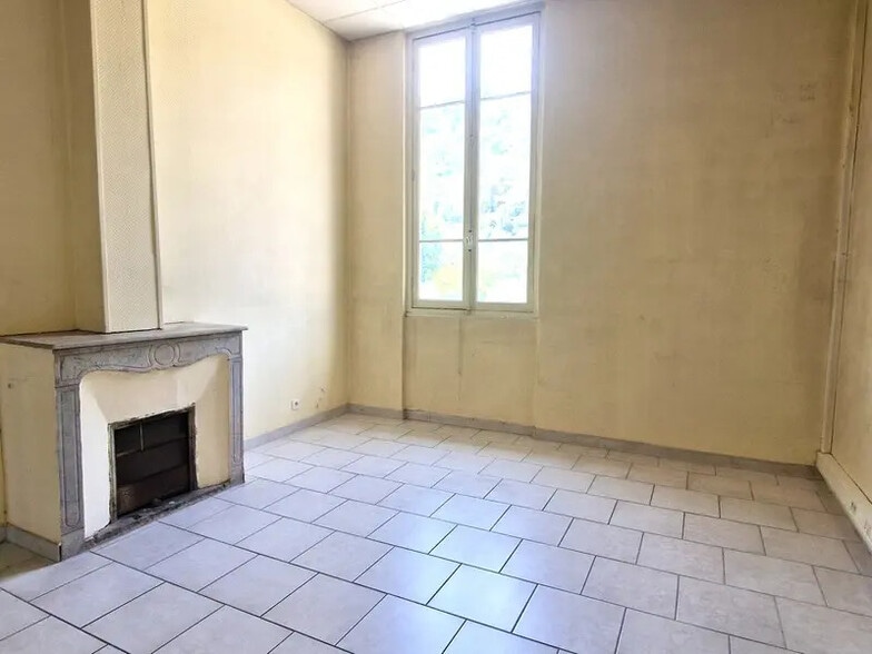 Bureau dans Drap à louer - Photo de l’immeuble – Image 1 sur 7