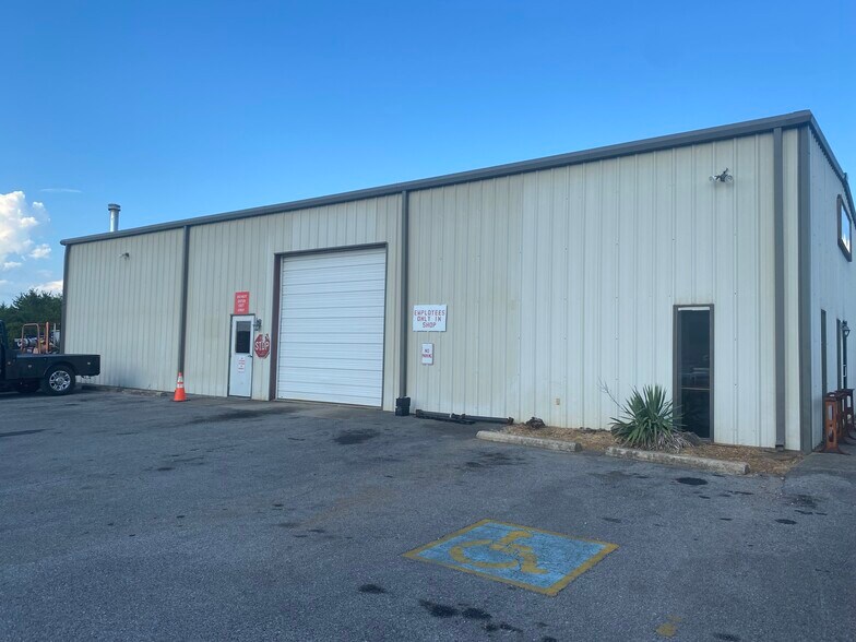 333 Maddox-simpson Pky, Lebanon, TN à louer - Photo de l’immeuble – Image 2 sur 13