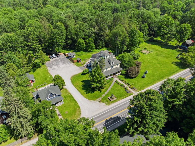 1834 NY-73 Scenic, Keene Valley, NY à vendre - Aérien – Image 2 sur 40