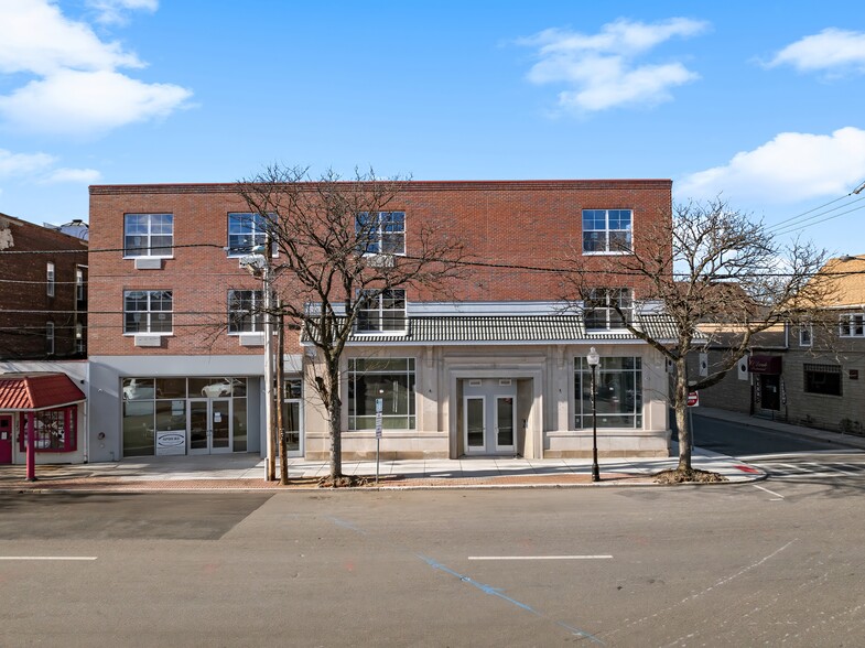 1 Center St, Clifton, NJ à louer - Photo de l’immeuble – Image 1 sur 16