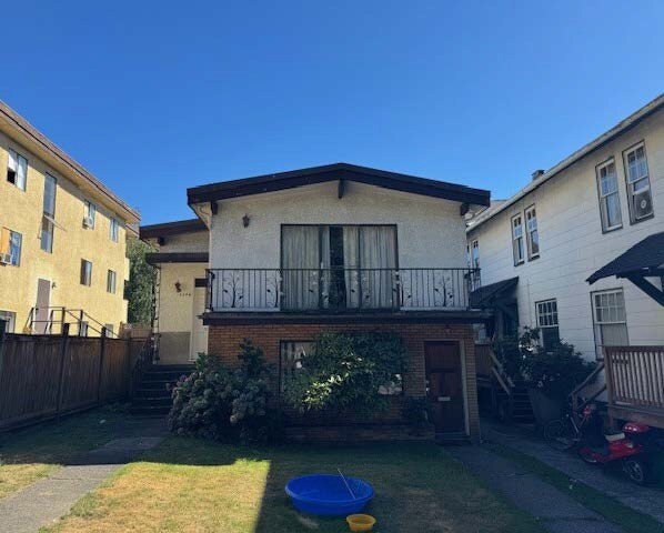 1346 2nd Av E, Vancouver, BC à vendre Photo principale– Image 1 sur 3