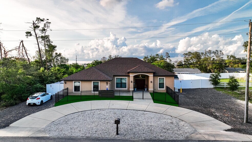 13031 Partridge St, Spring Hill, FL à vendre - Photo de l’immeuble – Image 3 sur 51