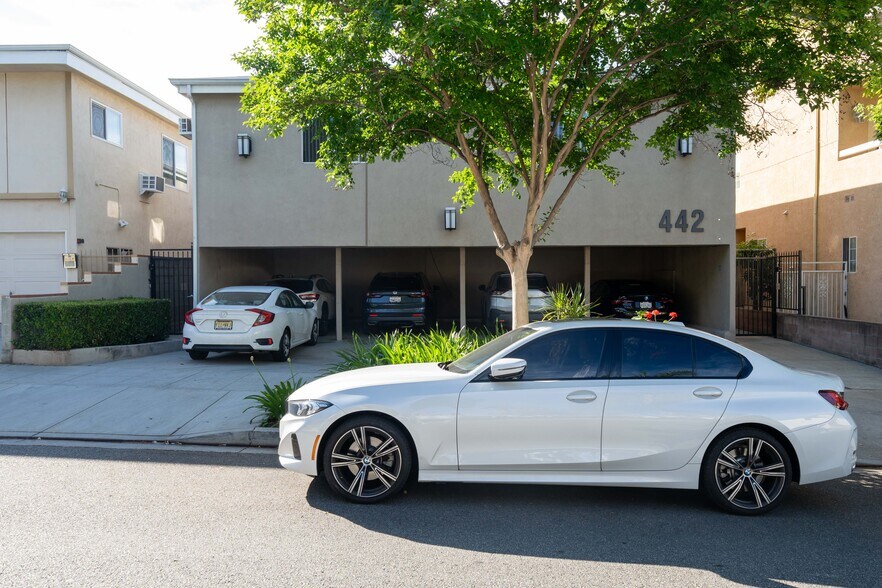442 E Santa Anita Ave, Burbank, CA à vendre - Photo de l’immeuble – Image 3 sur 34