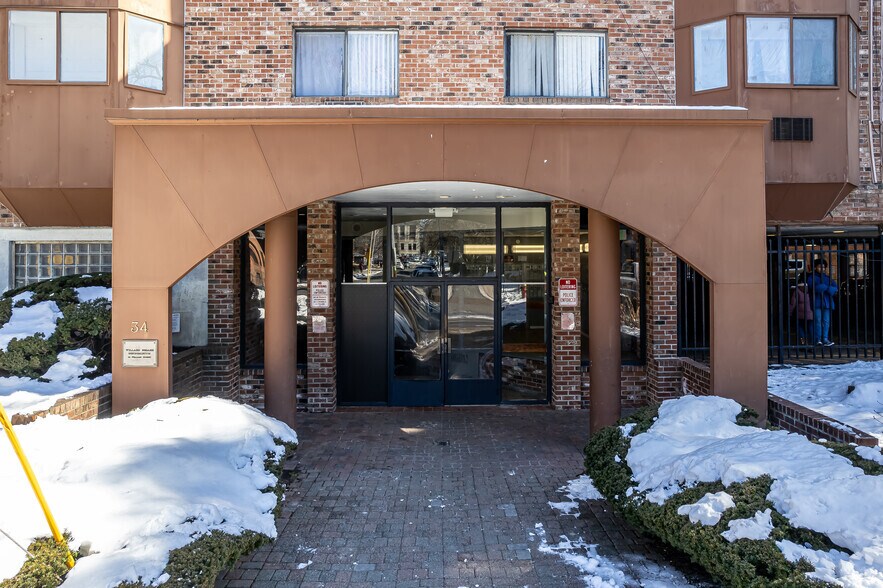 34-50 Willard St, Hartford, CT à vendre - Photo de l’immeuble – Image 3 sur 4