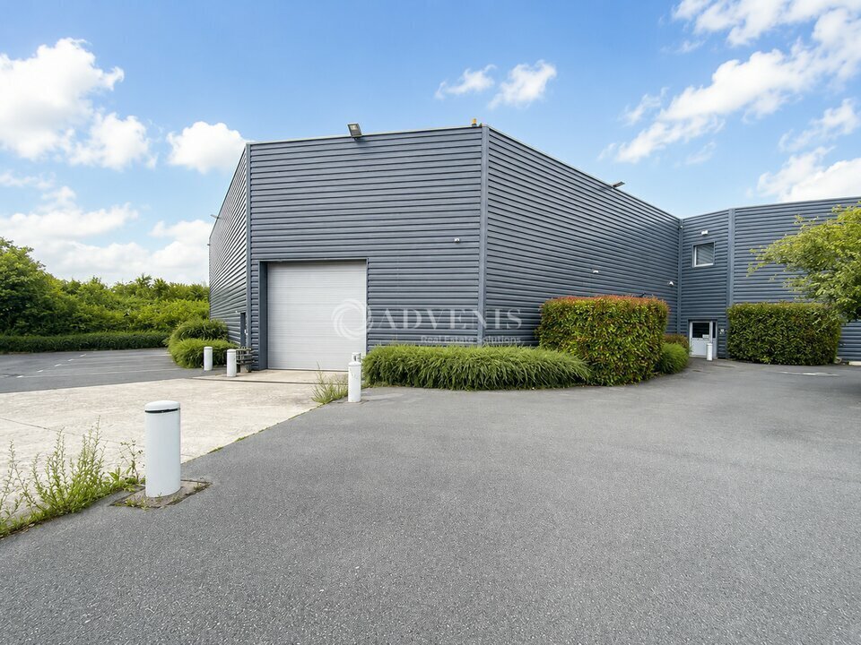 Local d’activités dans Magny En Vexin à louer Photo de l’immeuble– Image 1 sur 13