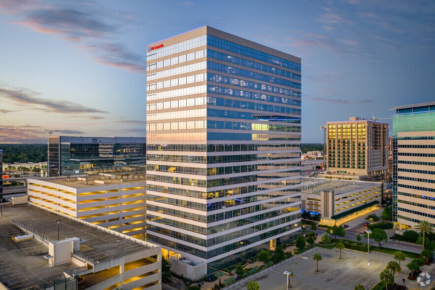 9811 Katy Fwy, Houston, TX à louer - Photo principale – Image 1 sur 7