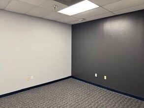 4951 E Adamo Dr, Tampa, FL à louer Photo intérieure– Image 2 sur 12