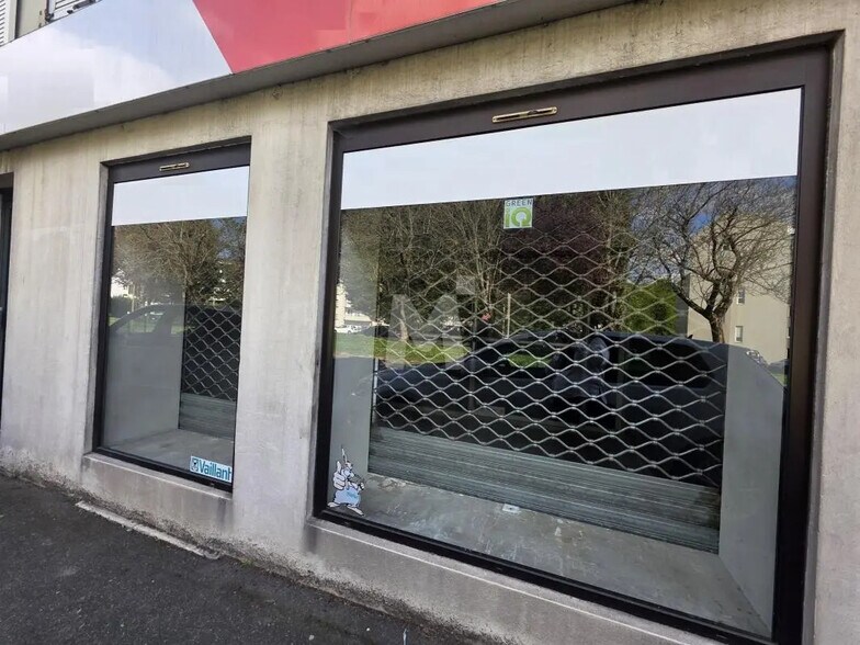 Bureau dans Le Coudray-Montceaux à louer - Photo de l’immeuble – Image 1 sur 10
