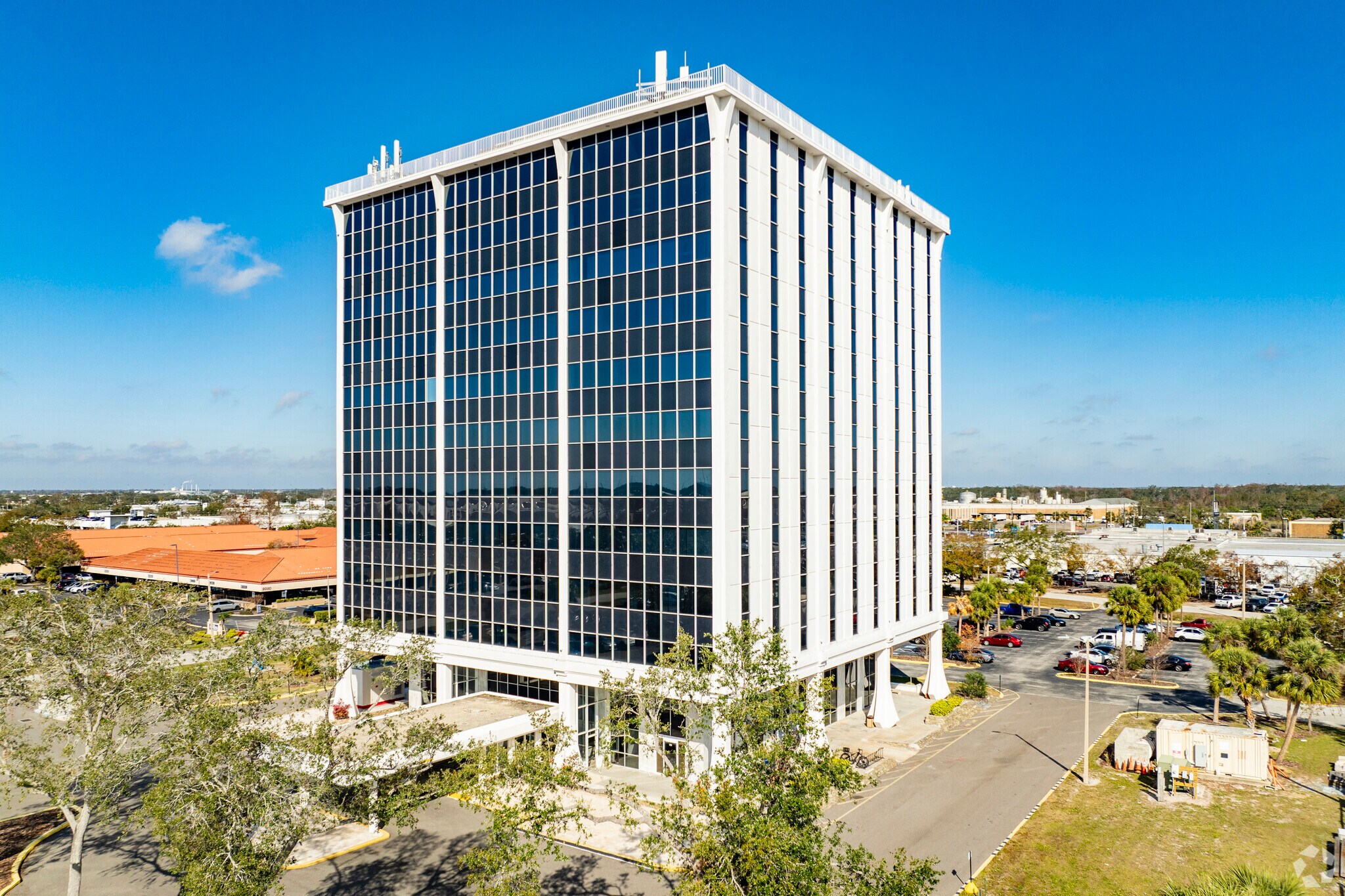 410 S Ware Blvd, Tampa, FL à vendre Photo principale– Image 1 sur 26