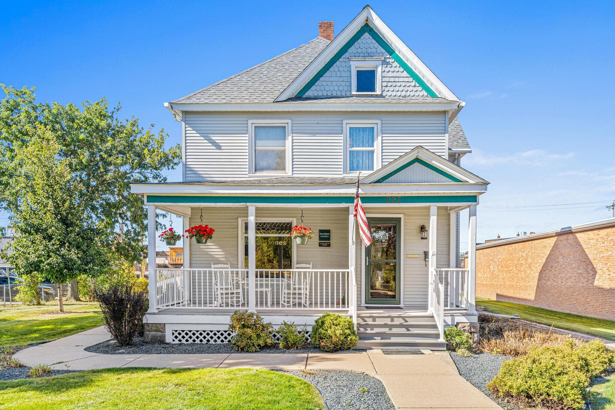 227 S Arch Ave, New Richmond, WI à vendre Photo de l’immeuble– Image 1 sur 35