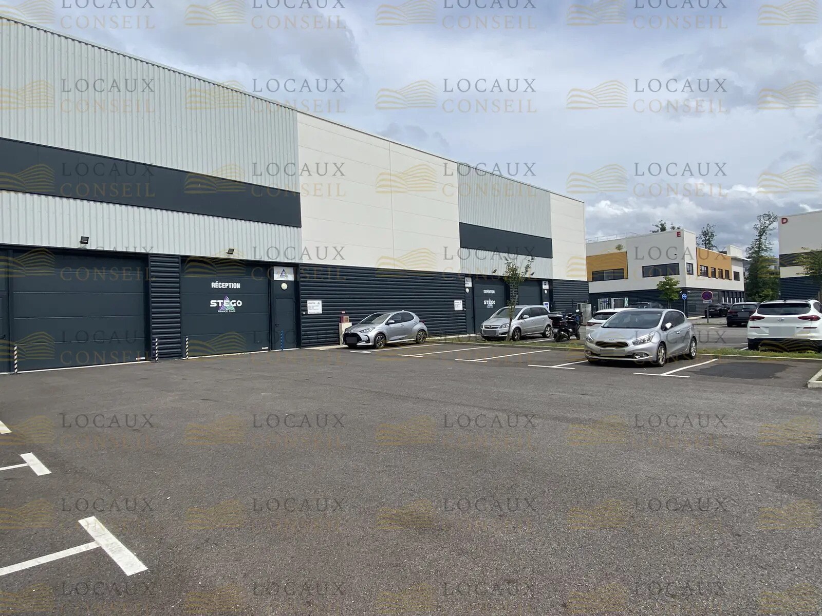 Local d’activités dans Neuville-sur-Oise à louer Photo de l’immeuble– Image 1 sur 5