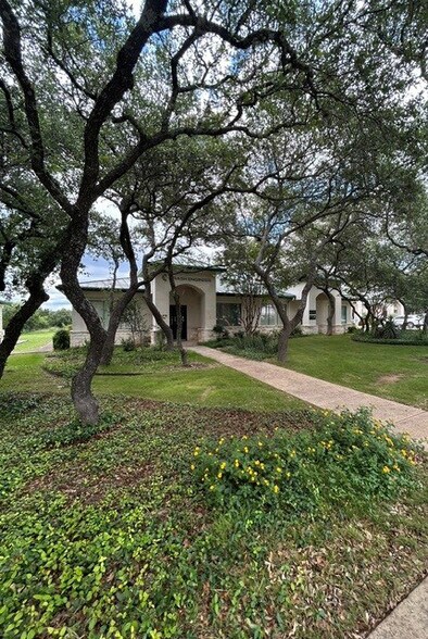 21714 Hardy Oak Blvd, San Antonio, TX à louer - Photo de l’immeuble – Image 2 sur 3