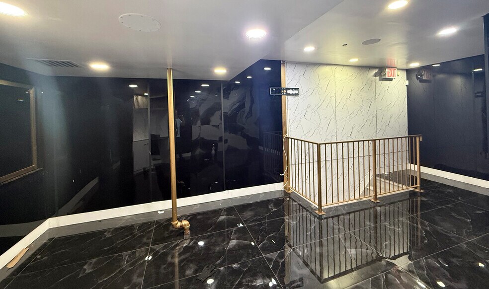 575-593 W 181st St, New York, NY à louer - Photo de l’immeuble – Image 3 sur 5