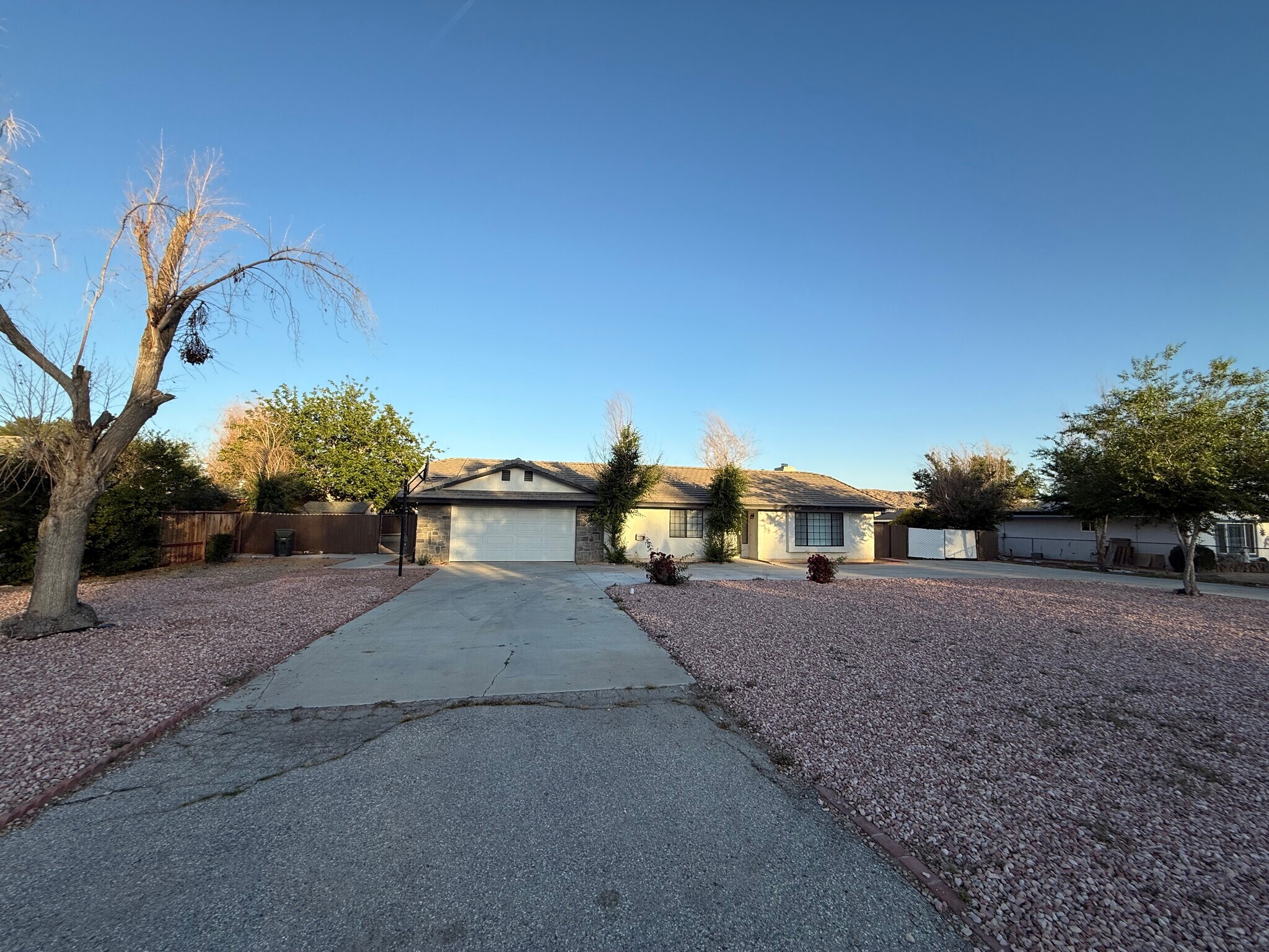 15332 Tuscola Rd, Apple Valley, CA à vendre Photo principale– Image 1 sur 33