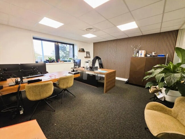 Plus de détails pour Bureau, Local d'activités à louer