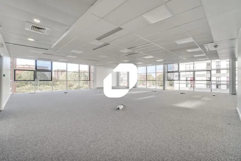Bureau dans Ivry-sur-Seine à vendre - Photo intérieure – Image 3 sur 37