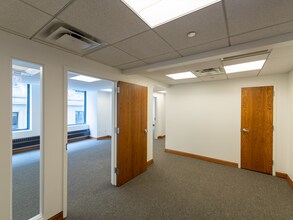 134 N LaSalle St, Chicago, IL à louer Photo intérieure– Image 2 sur 6