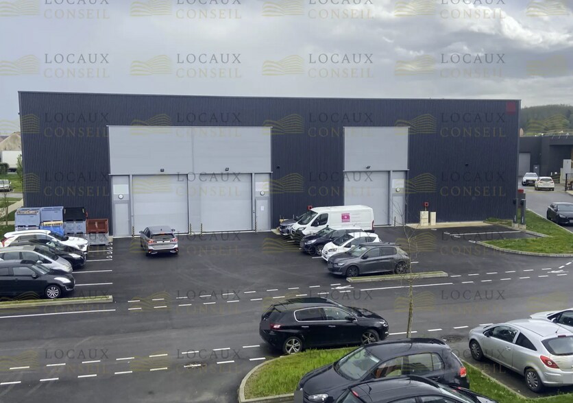 Industriel/Logistique dans Frépillon à louer - Photo de l’immeuble – Image 2 sur 2