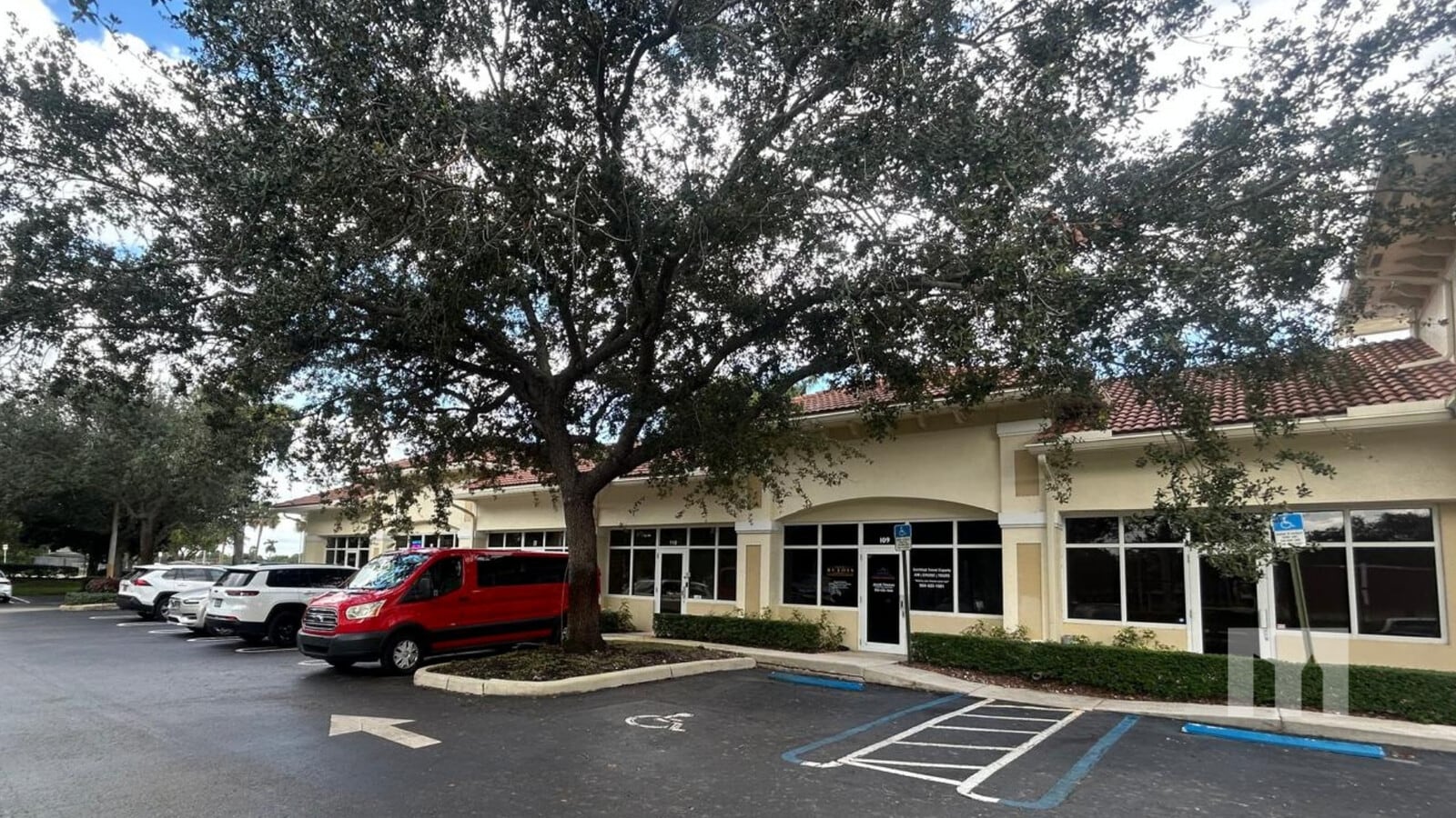 9710 Stirling Rd, Cooper City, FL 33024 - Lot 110A -  - Photo intérieure - Image 2 of 8