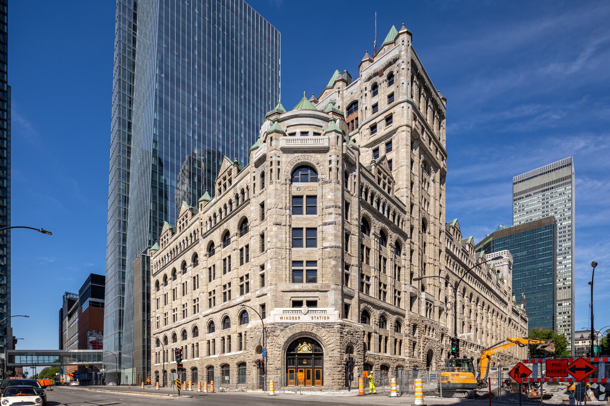 1100-1160 Av des Canadiens-de-Montréal, Montréal, QC à louer Photo principale– Image 1 sur 14