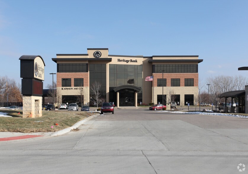 3024 SW Wanamaker Rd, Topeka, KS à louer - Photo principale – Image 1 sur 2