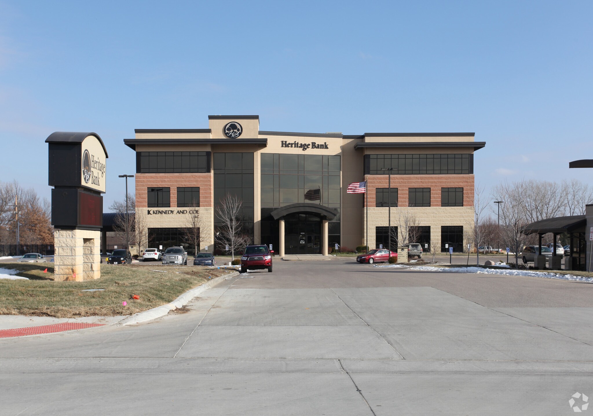 3024 SW Wanamaker Rd, Topeka, KS à louer Photo principale– Image 1 sur 3