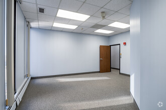 25900 Greenfield Rd, Oak Park, MI à louer Photo intérieure– Image 2 sur 7