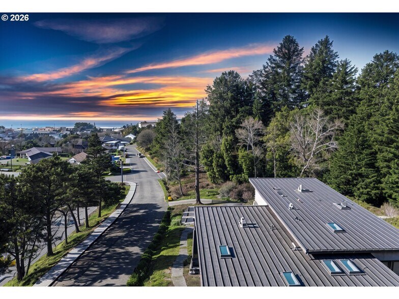 94353 Leith Rd, Gold Beach, OR à vendre - Photo de l’immeuble – Image 2 sur 46
