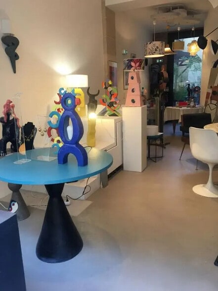 Local commercial dans Paris à vendre - Photo de l’immeuble – Image 2 sur 11