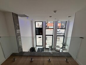 3425-3433 Yonge St, Toronto, ON à louer Photo intérieure– Image 1 sur 3