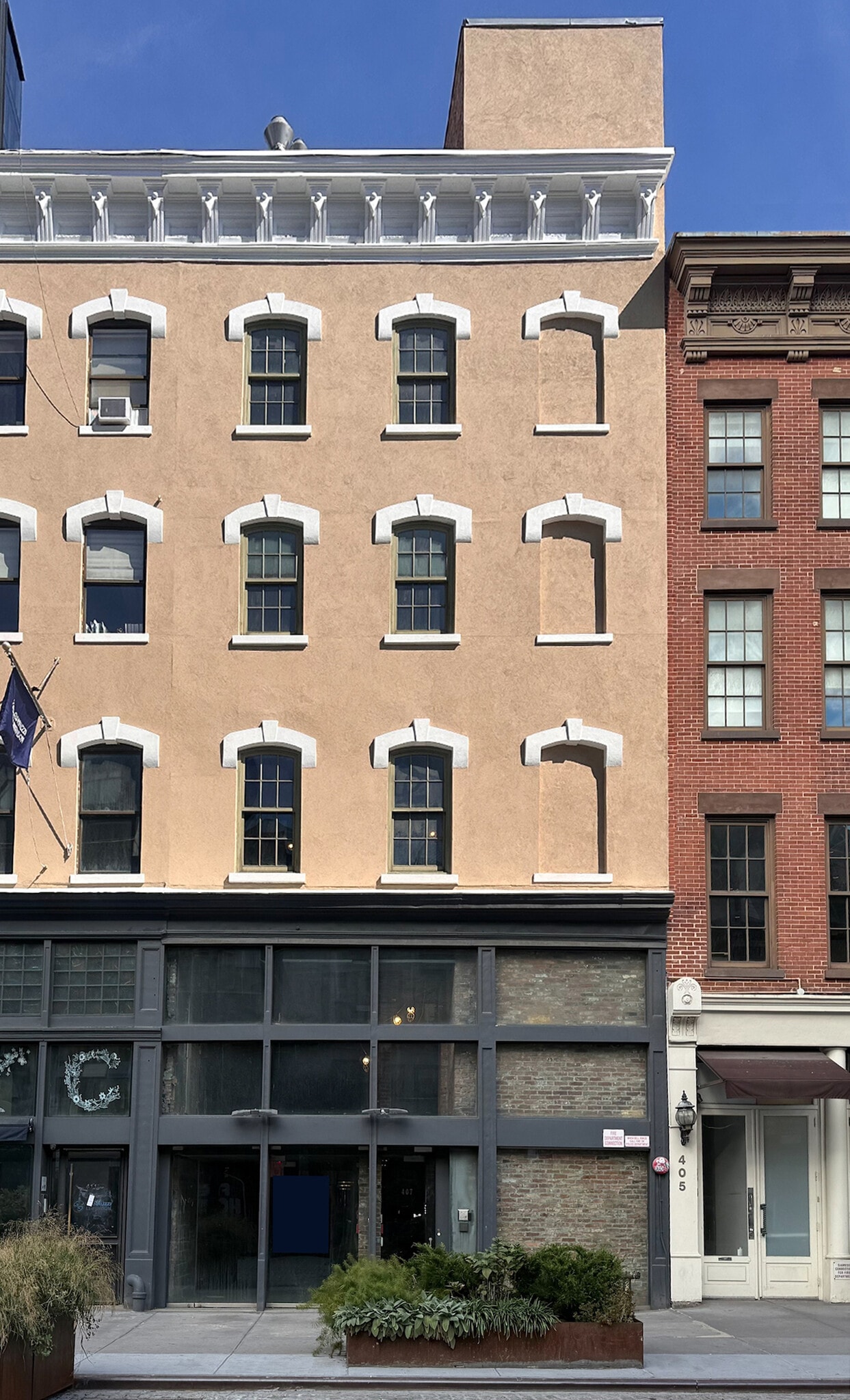 407 W 14th St, New York, NY à louer Photo de l’immeuble– Image 1 sur 6