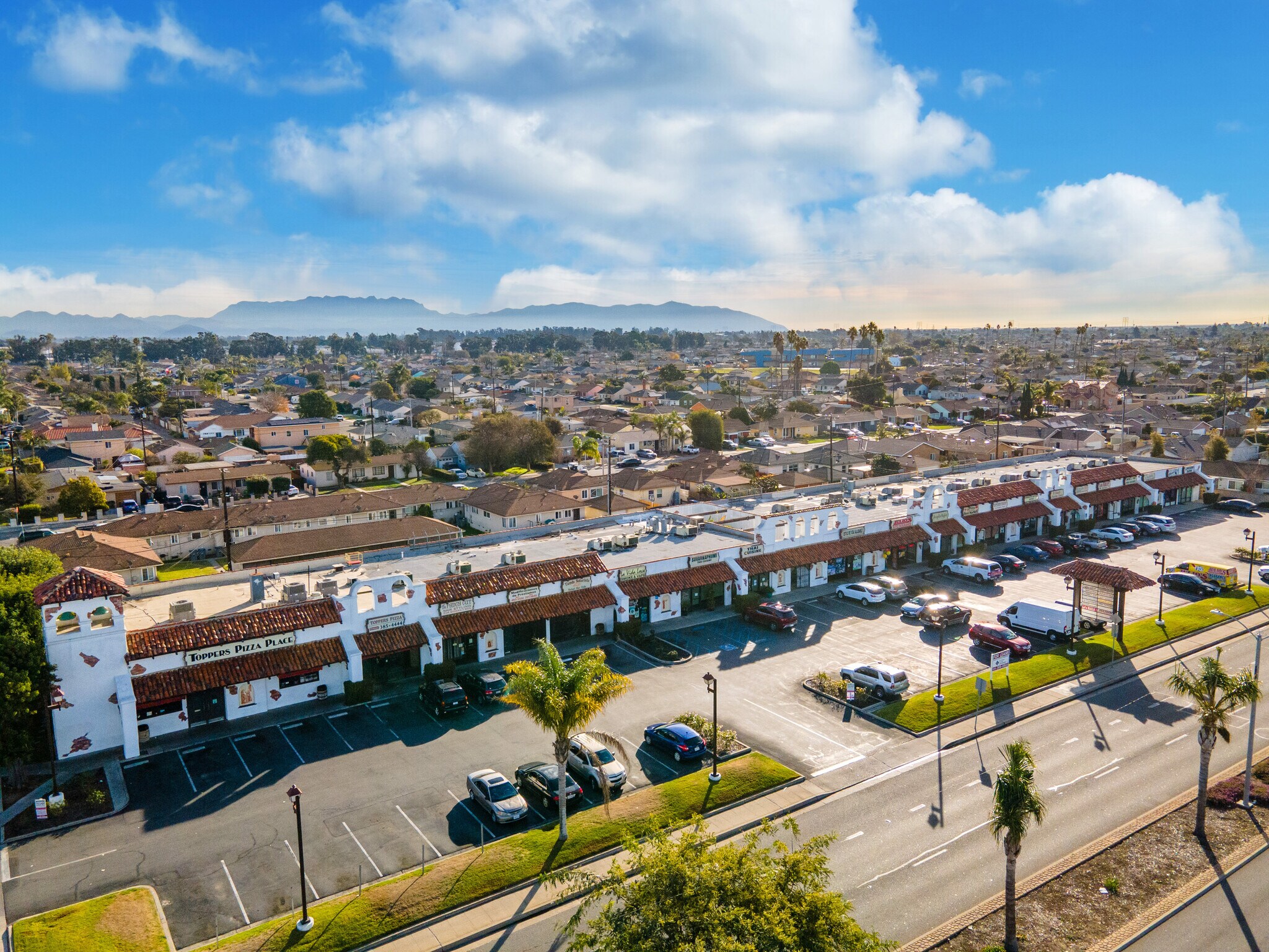 2100-2228 Saviers Rd, Oxnard, CA à vendre Photo de l’immeuble– Image 1 sur 6