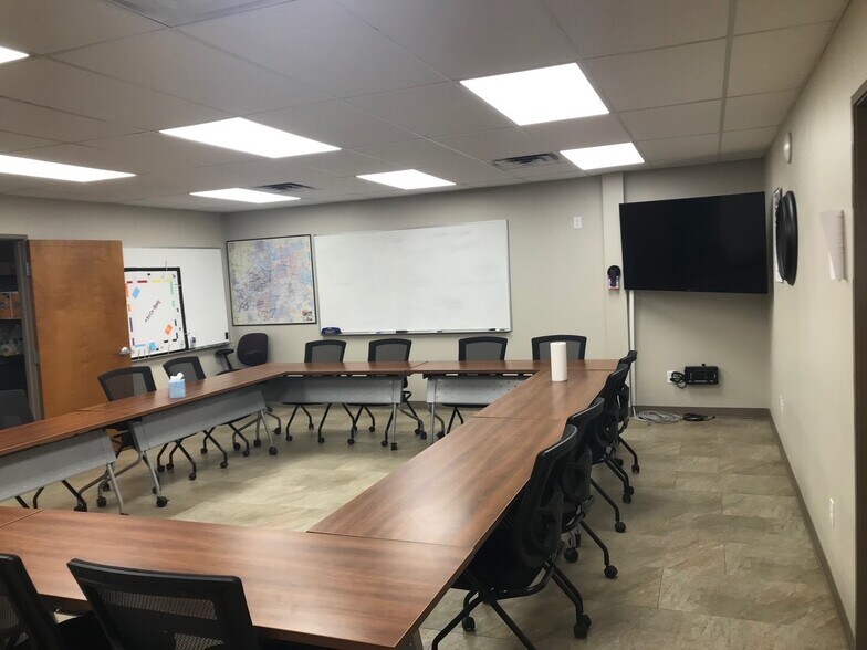 1516 Central Park Dr, Hurst, TX à louer - Photo intérieure – Image 3 sur 6