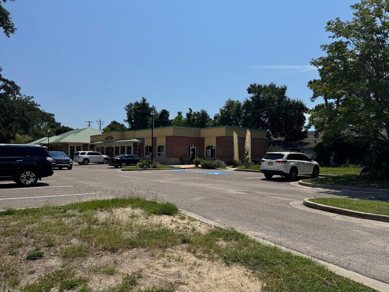 360 Courthouse Rd, Gulfport, MS à vendre - Photo de l’immeuble – Image 2 sur 9