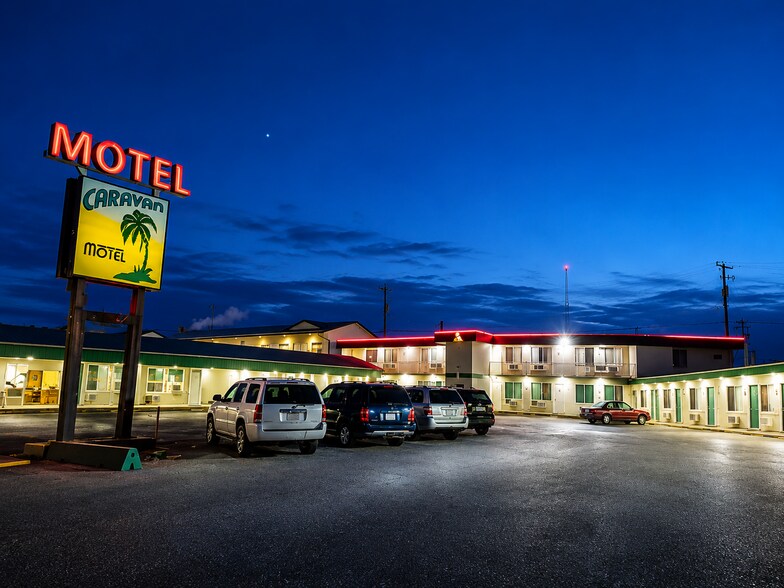 9711 Alaska Rd, Fort St John, BC à vendre - Photo de l’immeuble – Image 1 sur 8