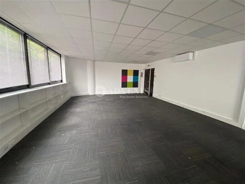 Bureau dans Lognes à louer - Photo de l’immeuble – Image 3 sur 10