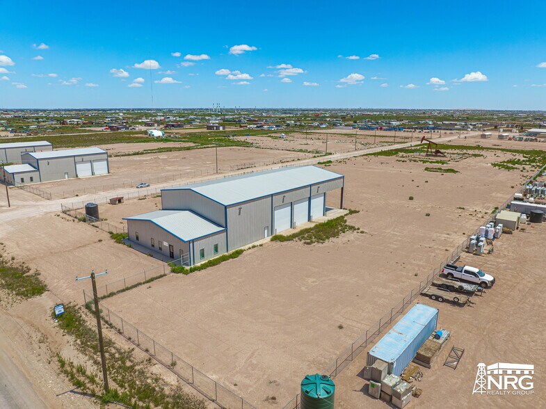 15097B W 42nd St, Odessa, TX à louer - Photo de l’immeuble – Image 3 sur 8