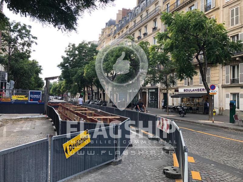 Local commercial dans Paris à louer Photo de la construction– Image 1 sur 8
