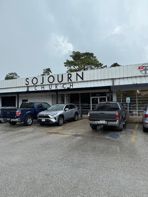 1649 N Gessner Dr, Houston, TX à louer Photo de l’immeuble– Image 1 sur 8
