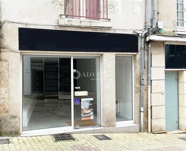 Plus de détails pour Local commercial à louer