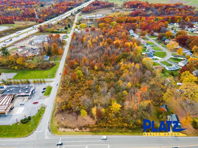 2700-block Salt Springs Youngstown Rd, Girard, OH à vendre - Photo de l’immeuble – Image 2 sur 6