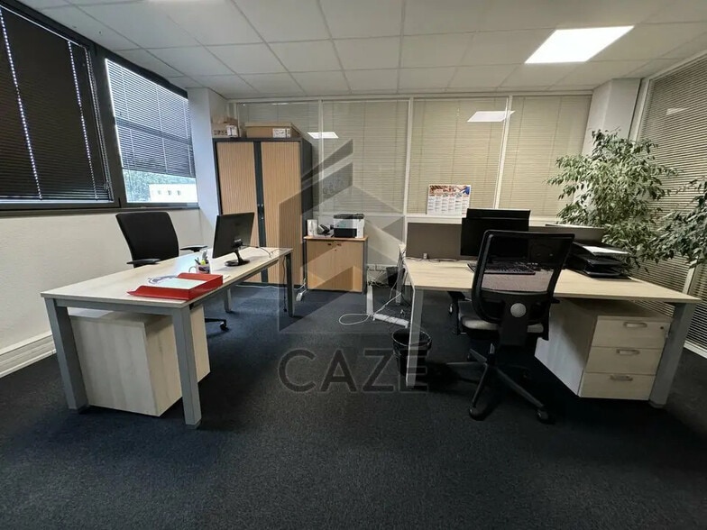 Bureau dans Villenave-d'Ornon à louer - Photo de l’immeuble – Image 3 sur 12