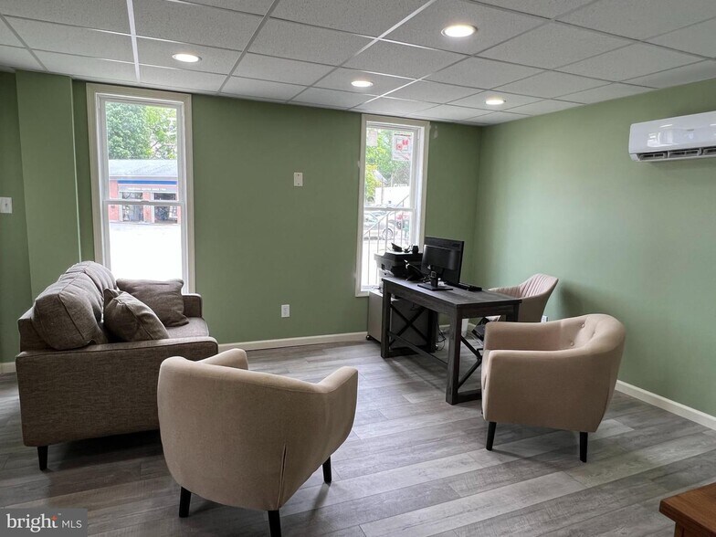 494 E King St, Shippensburg, PA à vendre - Photo de l’immeuble – Image 3 sur 6