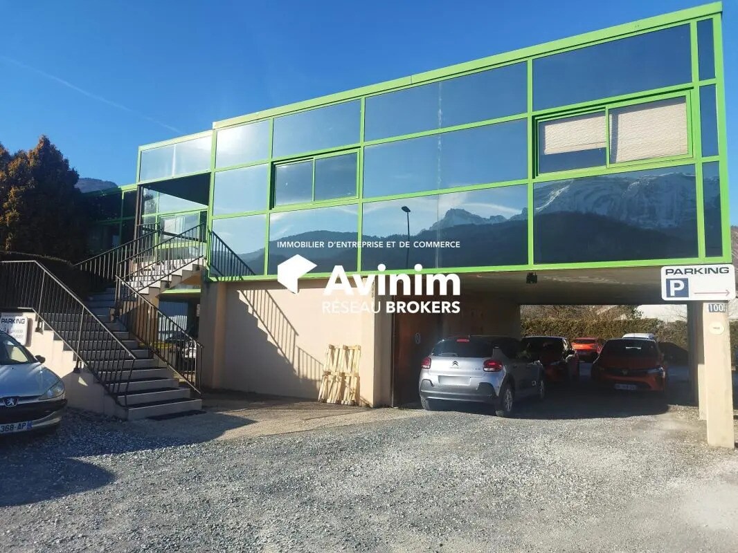 Local d'activités dans Thyez à vendre Photo de l’immeuble– Image 1 sur 7