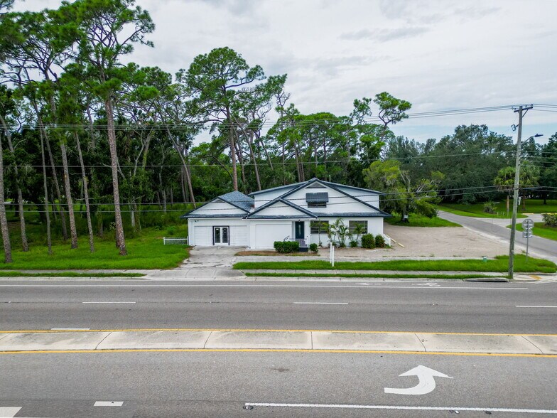 301 N US Highway 41, Ruskin, FL à louer - Photo de l’immeuble – Image 3 sur 65