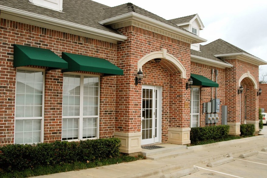 6211 Colleyville Blvd, Colleyville, TX à louer - Photo de l’immeuble – Image 3 sur 9